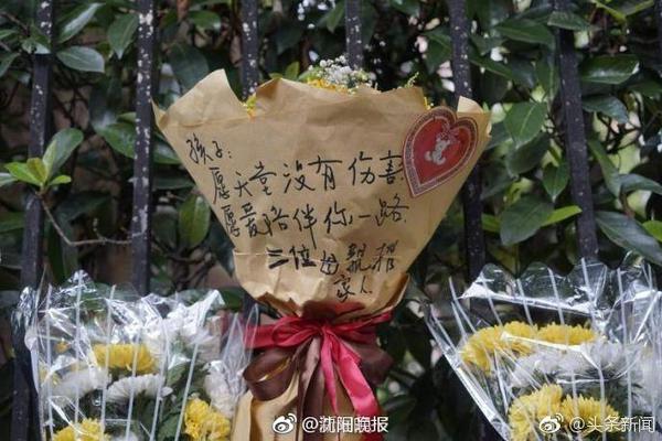 多特官方告别吉滕斯：五年黄黑生涯已结束，祝你未来好运